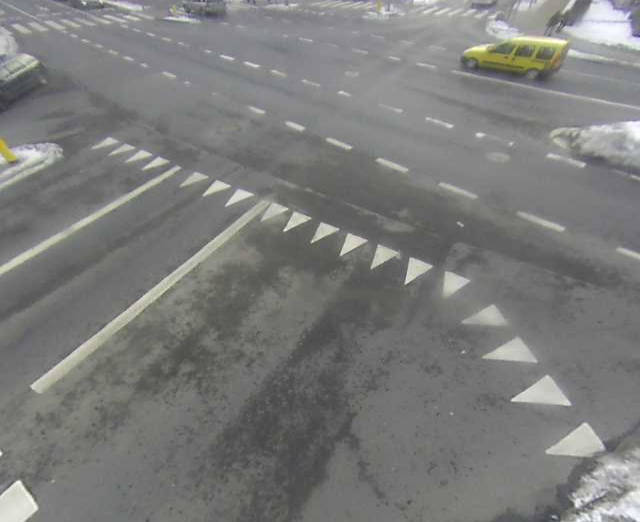 Obraz z kamery online ze skrzyżowania ulic Mickiewicza i Świętojańskiej w Białymstoku